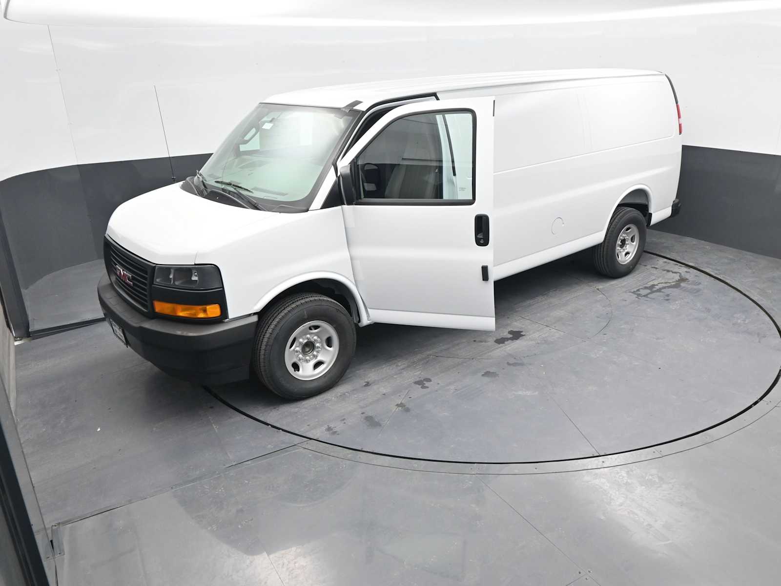 2026 GMC Savana Cargo 3500