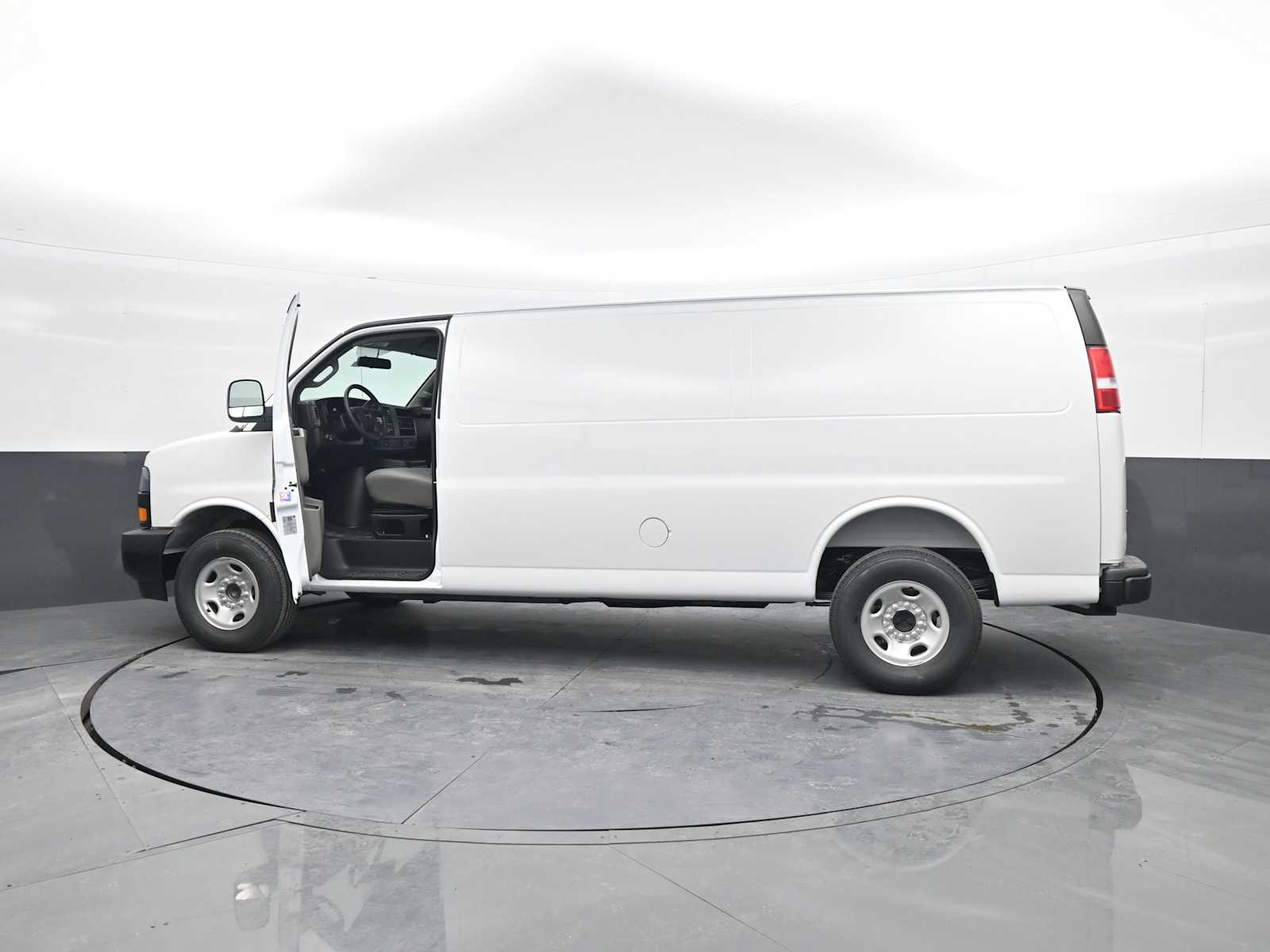 2026 GMC Savana Cargo 3500