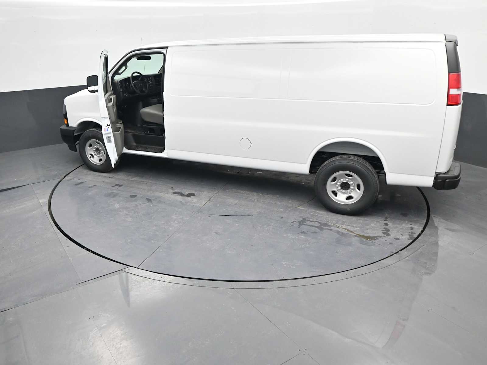 2026 GMC Savana Cargo 3500