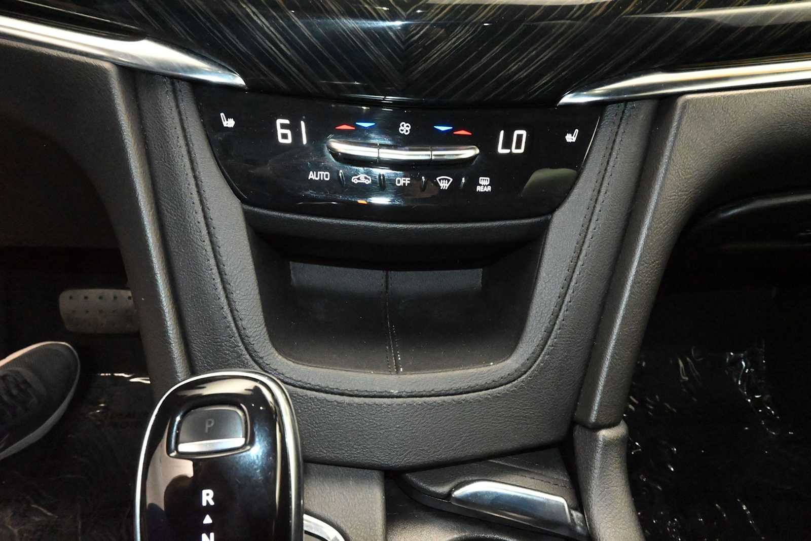 2022 Cadillac XT6 AWD Premium Luxury