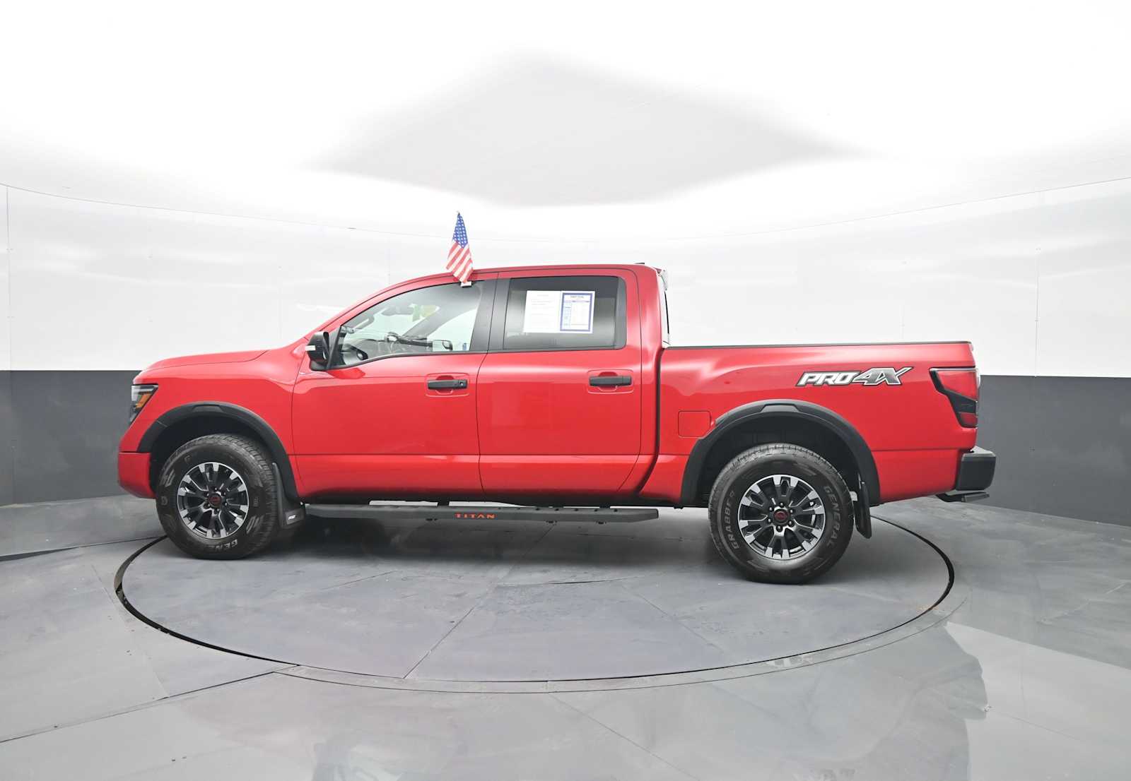2024 Nissan TITAN Crew Cab PRO-4X 4x4