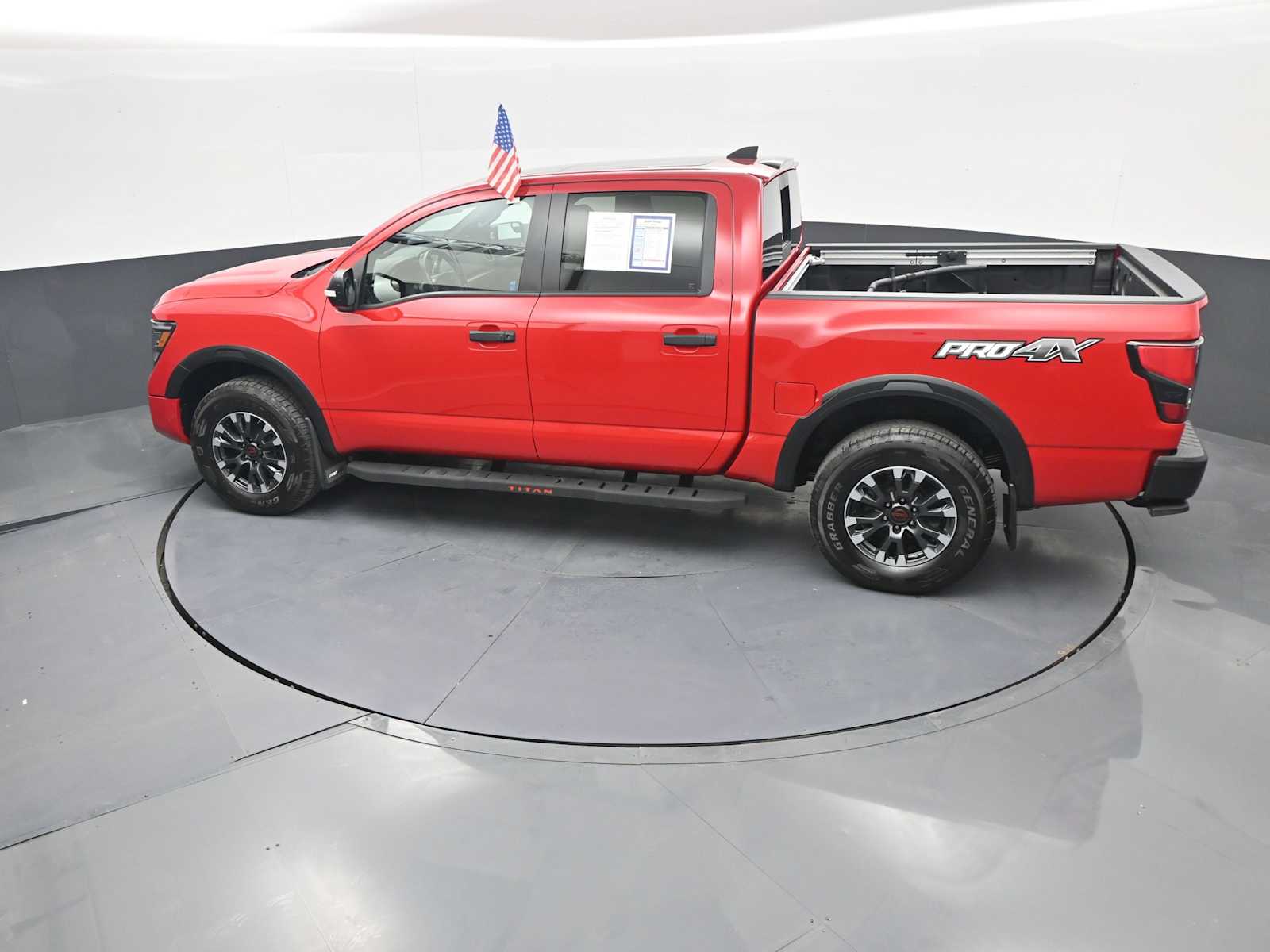 2024 Nissan TITAN Crew Cab PRO-4X 4x4