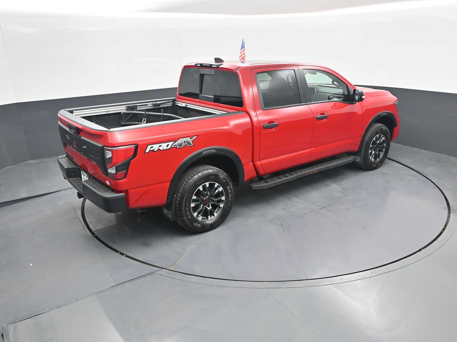 2024 Nissan TITAN Crew Cab PRO-4X 4x4