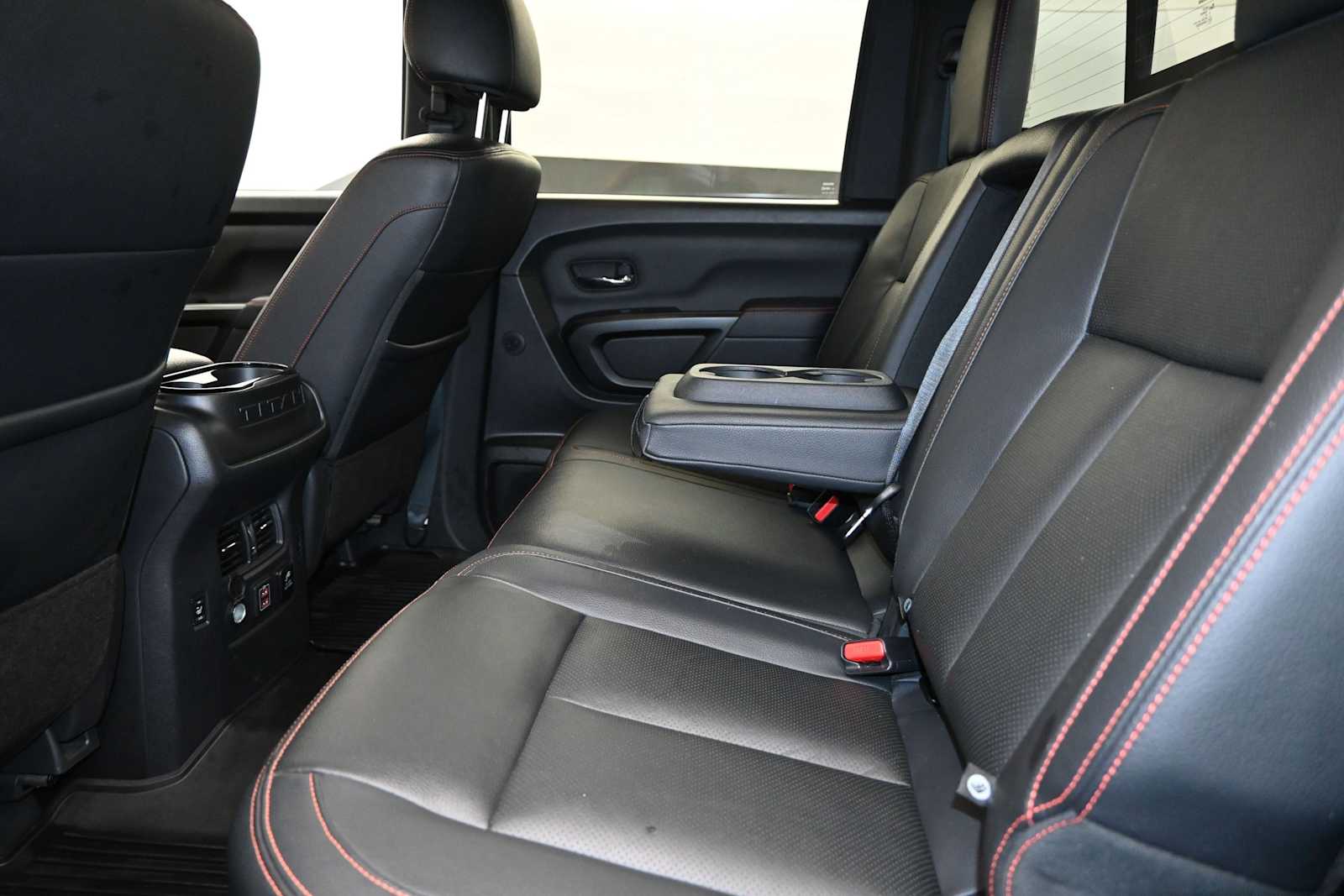 2024 Nissan TITAN Crew Cab PRO-4X 4x4