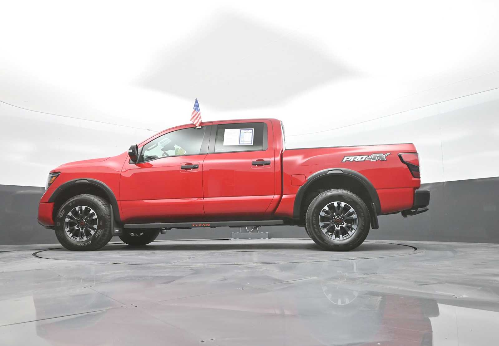 2024 Nissan TITAN Crew Cab PRO-4X 4x4