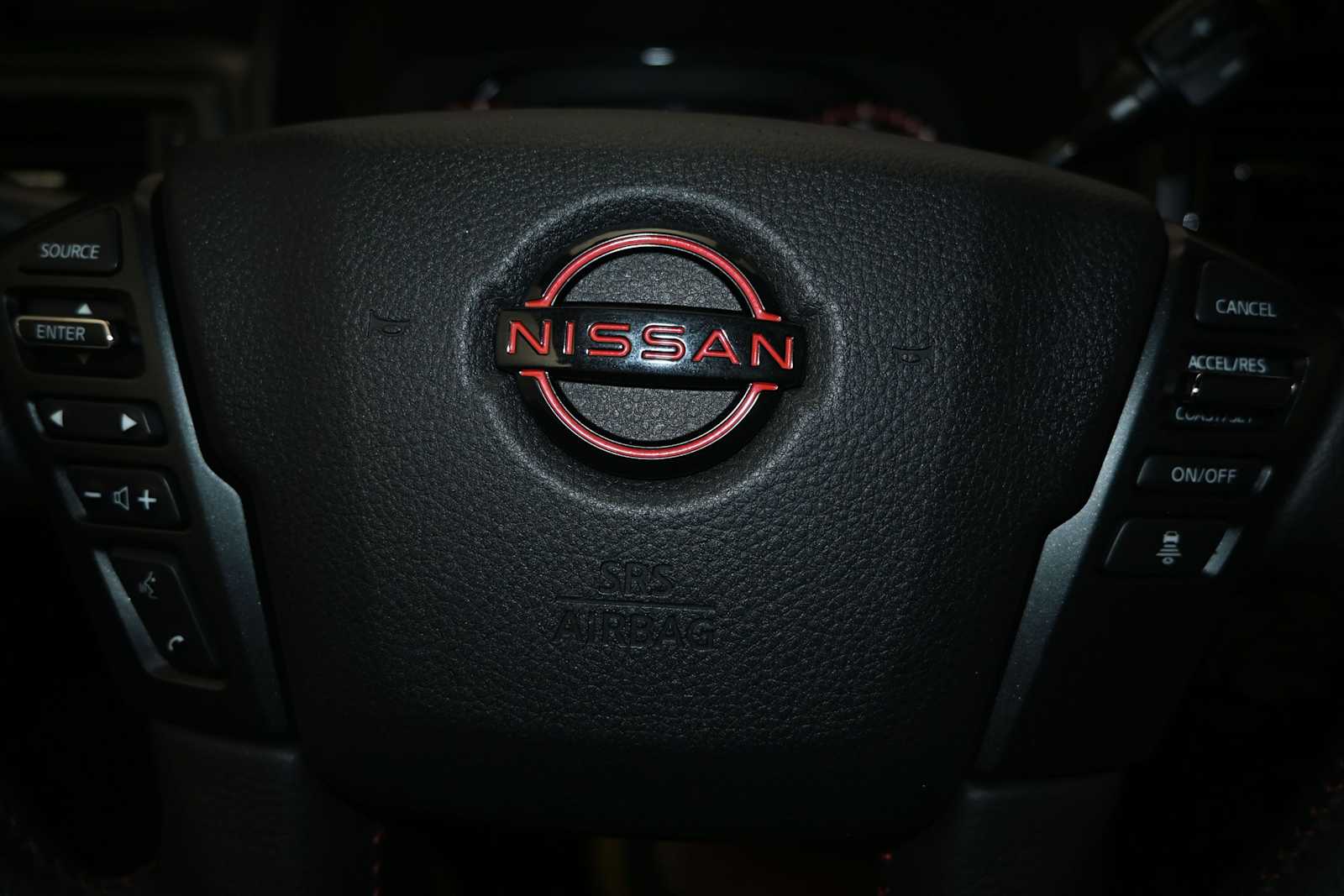2024 Nissan TITAN Crew Cab PRO-4X 4x4