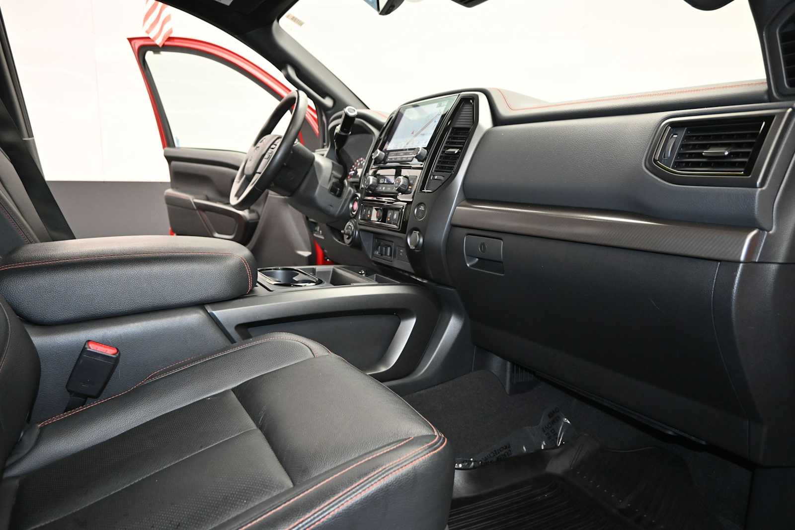 2024 Nissan TITAN Crew Cab PRO-4X 4x4