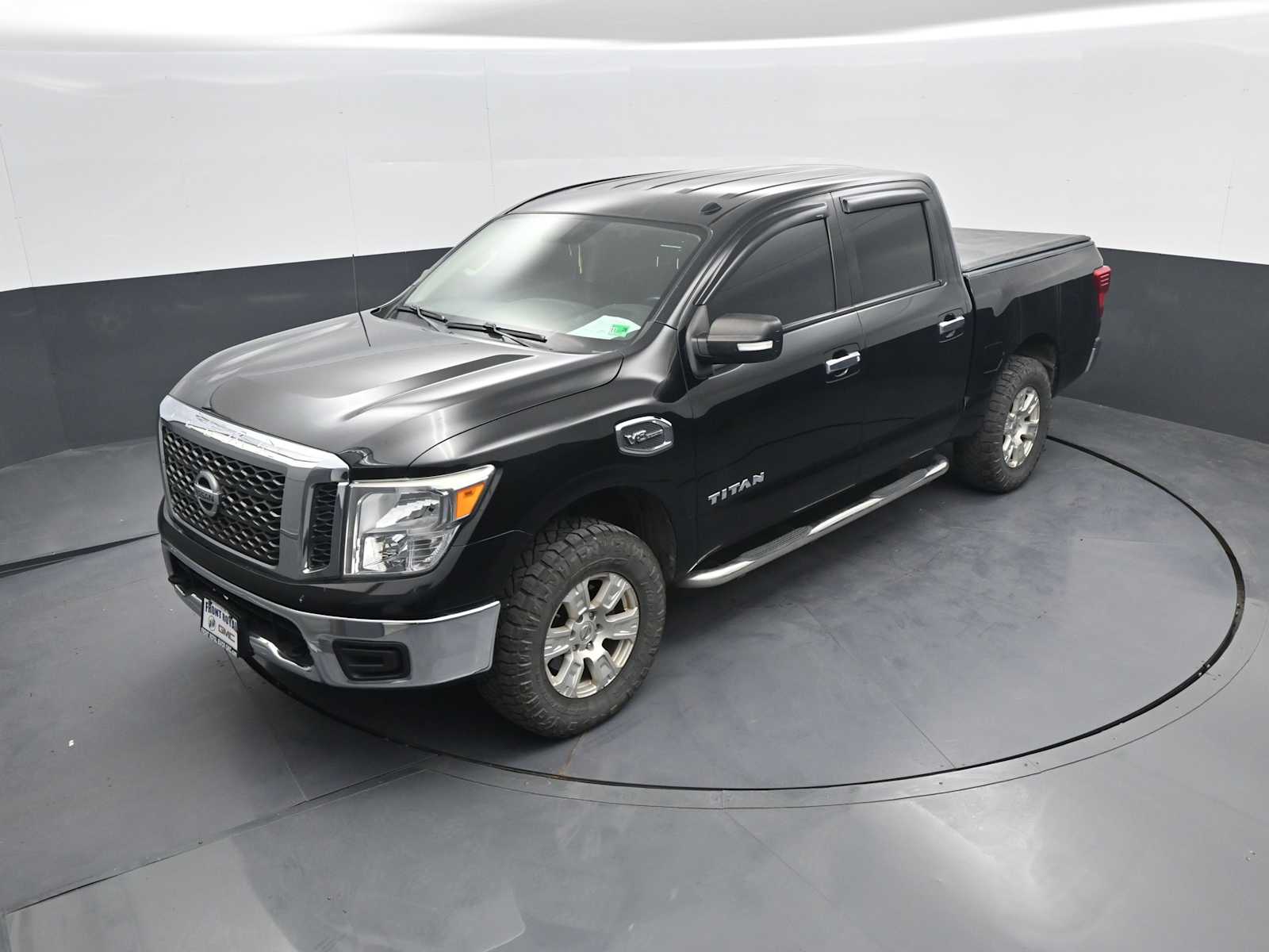 2017 Nissan TITAN SV