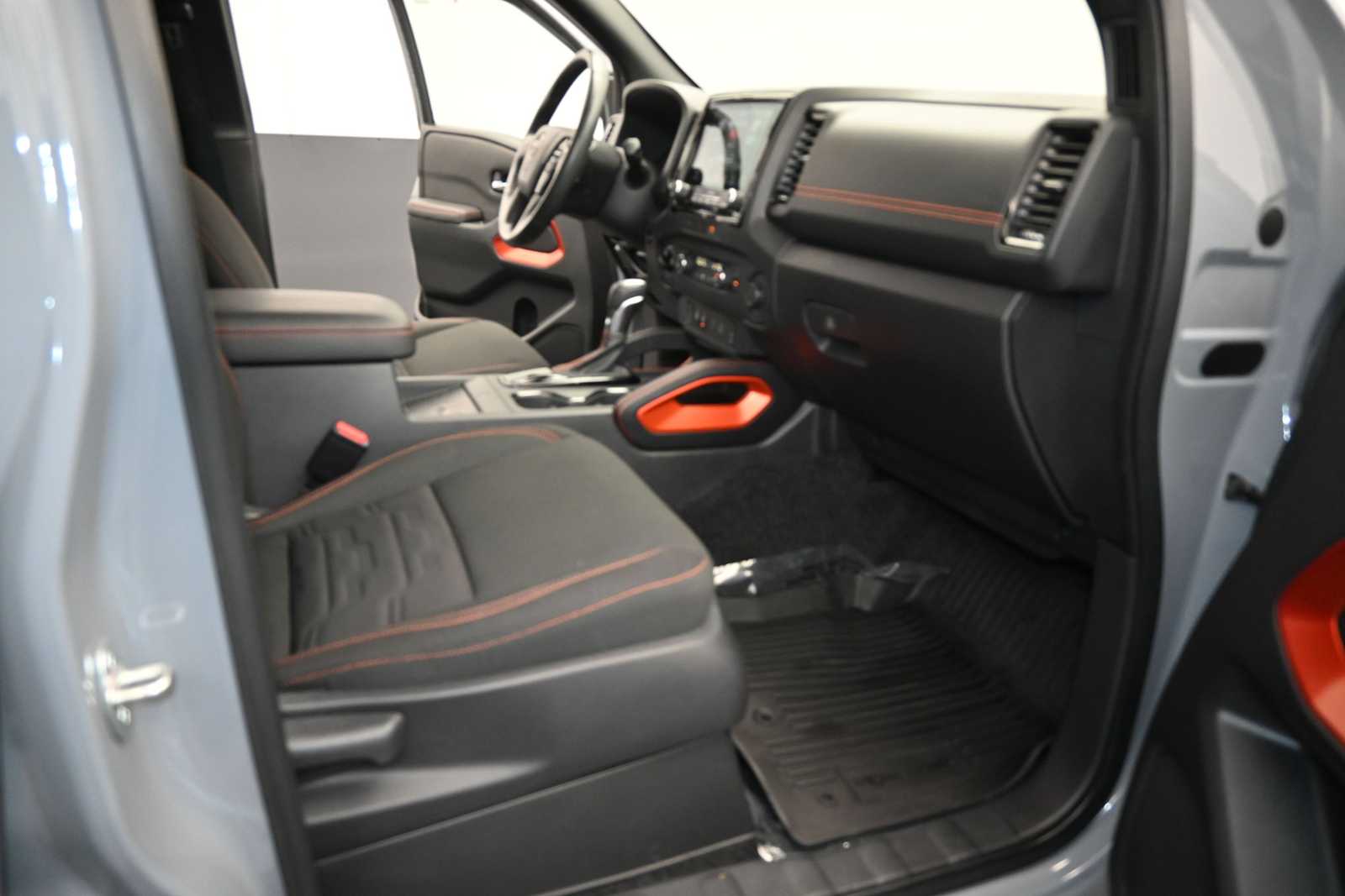 2023 Nissan Frontier Crew Cab PRO-4X 4x4