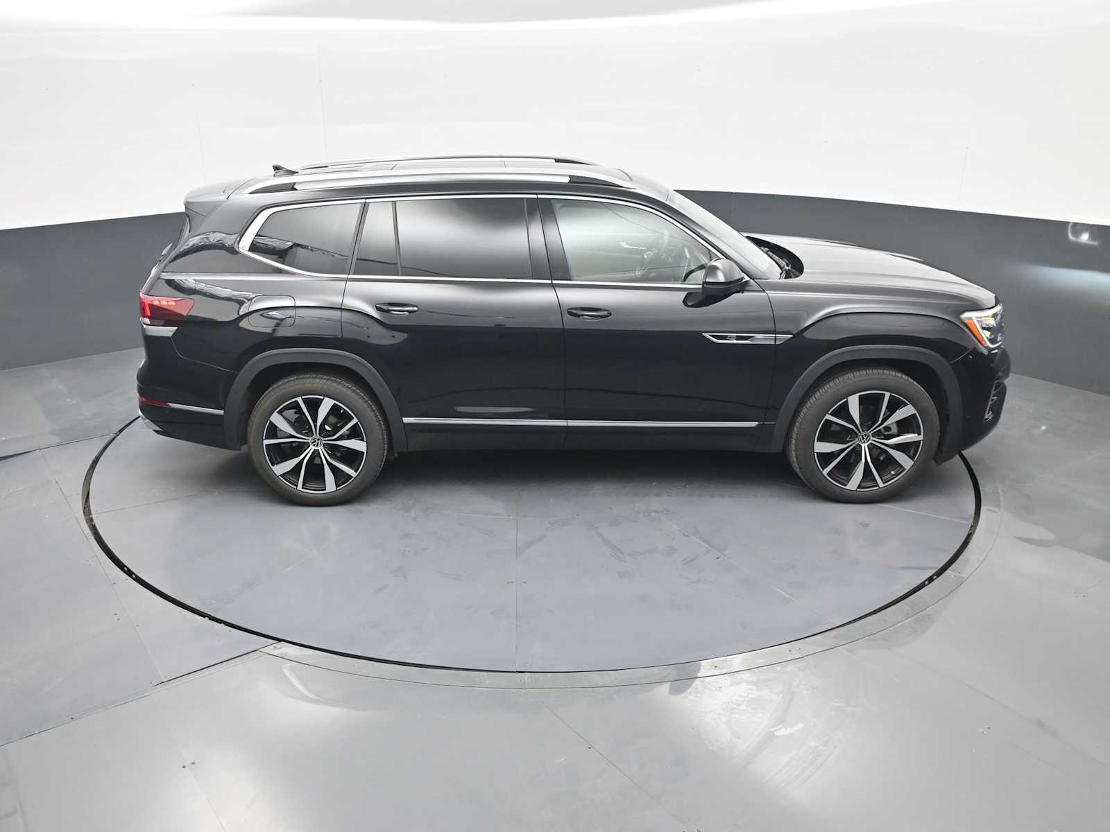 2026 Volkswagen Atlas SEL Premium R-Line