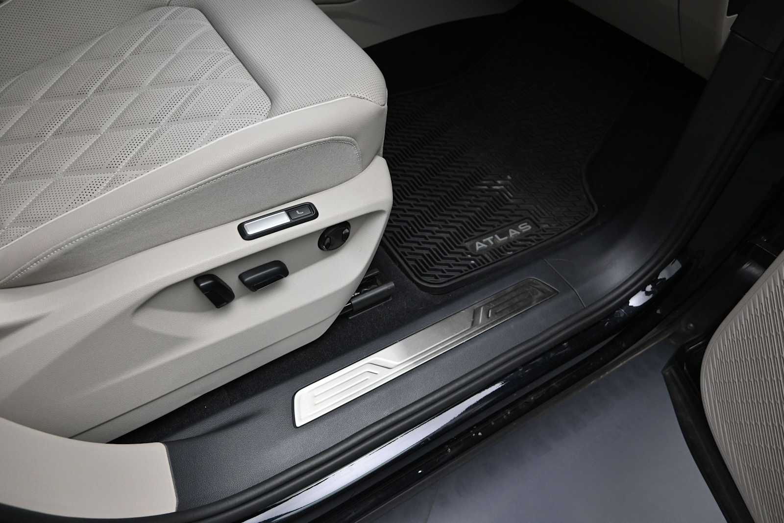 2026 Volkswagen Atlas SEL Premium R-Line