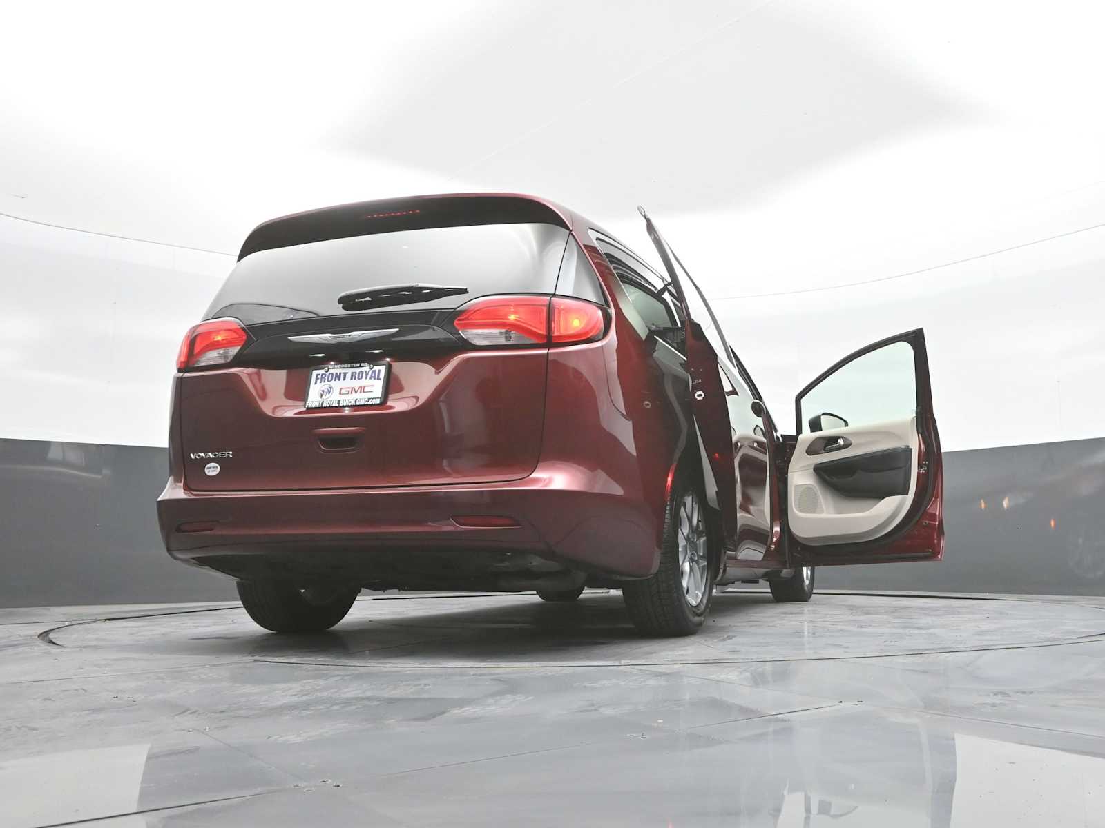 2023 Chrysler Voyager LX
