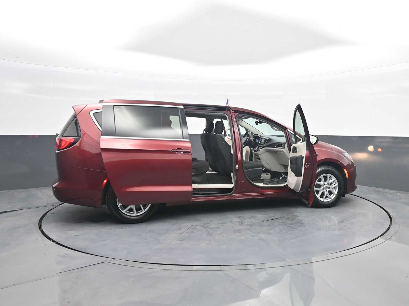 2023 Chrysler Voyager LX