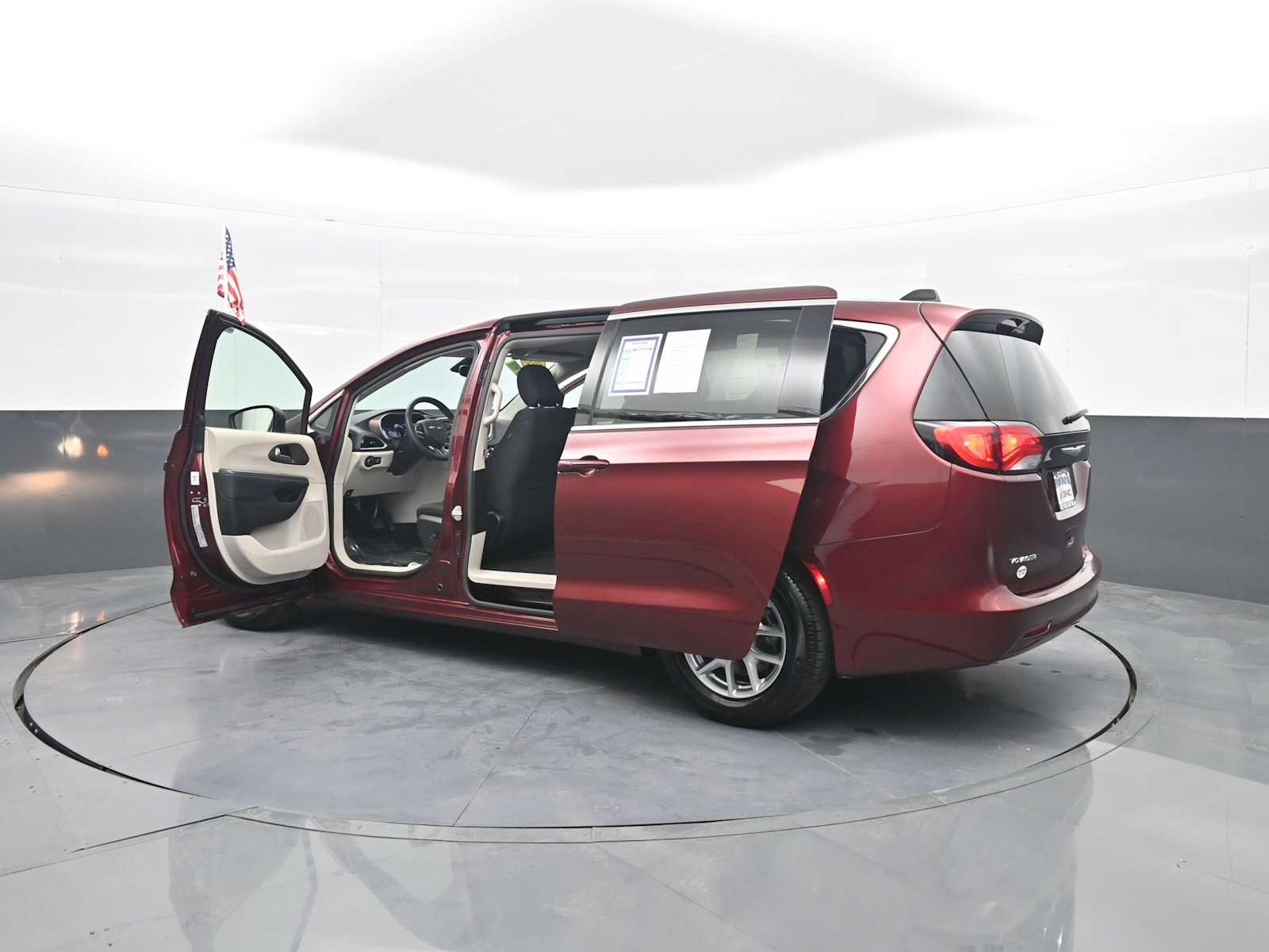 2023 Chrysler Voyager LX