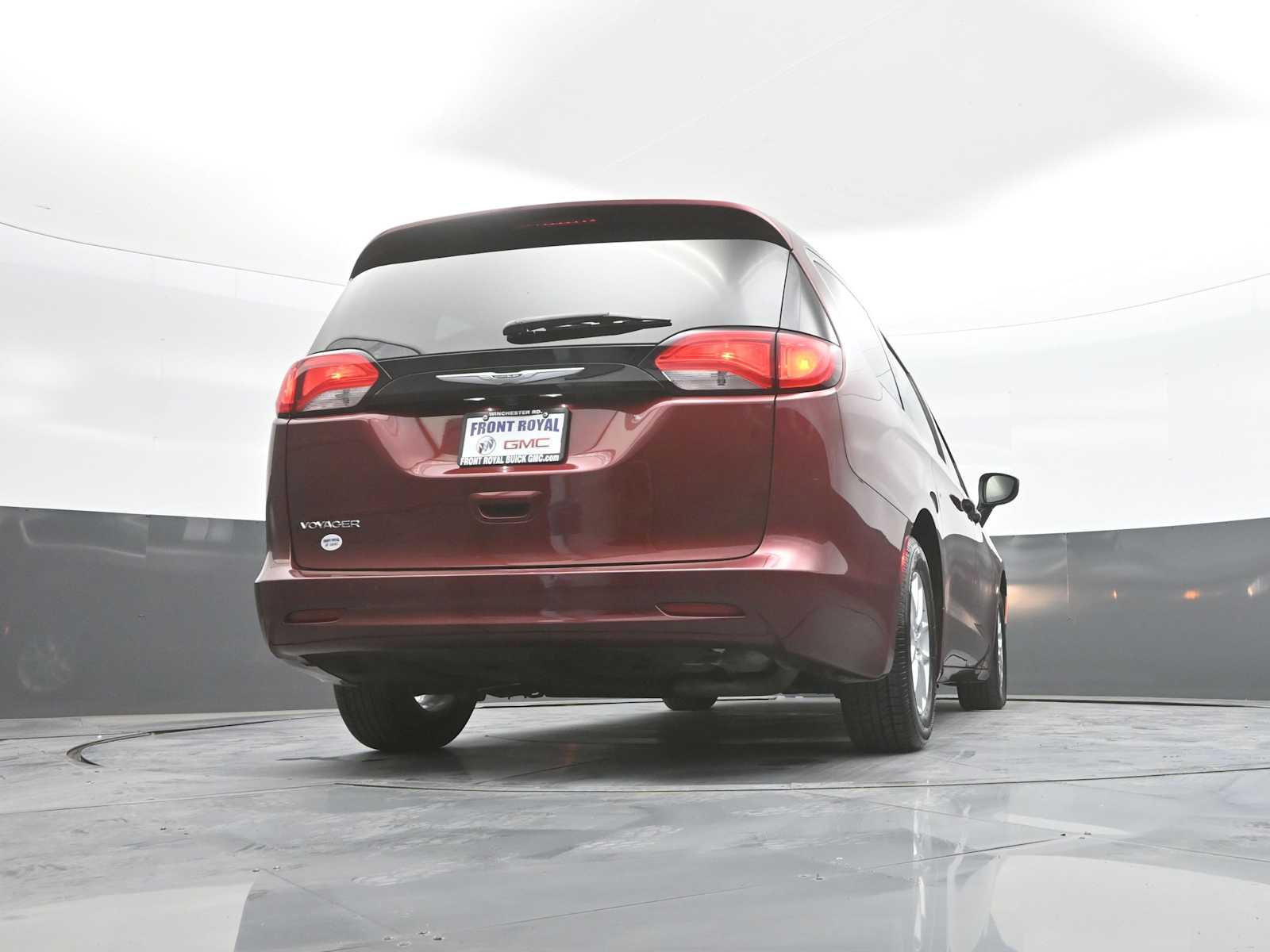 2023 Chrysler Voyager LX