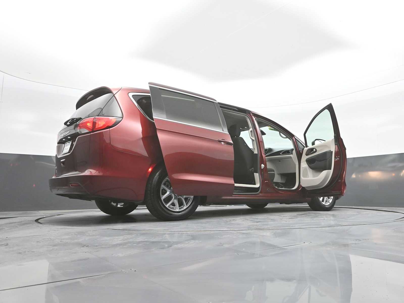 2023 Chrysler Voyager LX