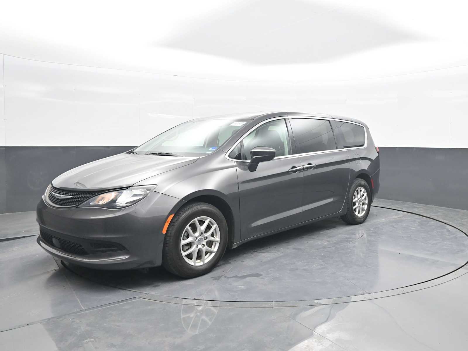 2023 Chrysler Voyager LX