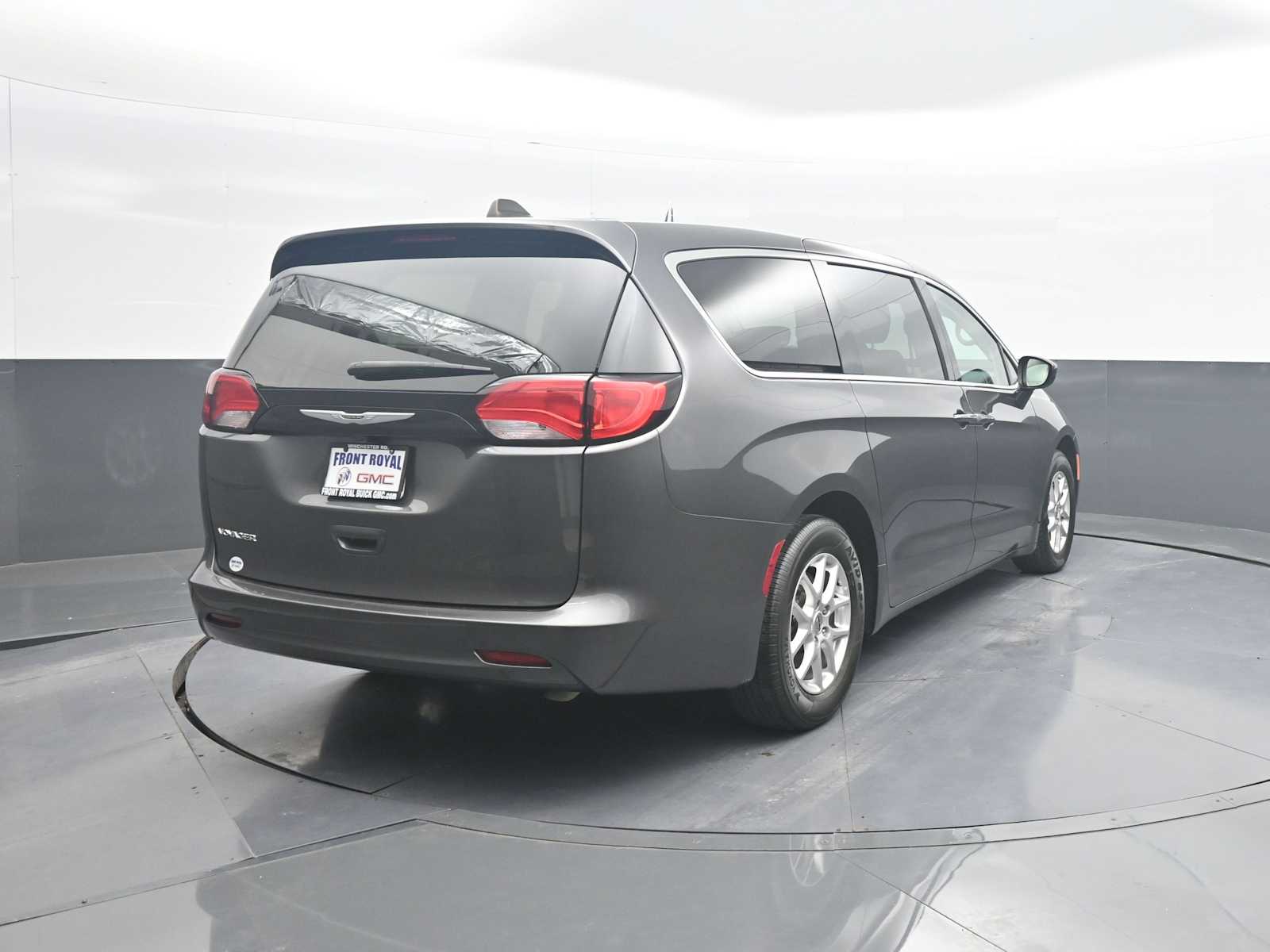 2023 Chrysler Voyager LX