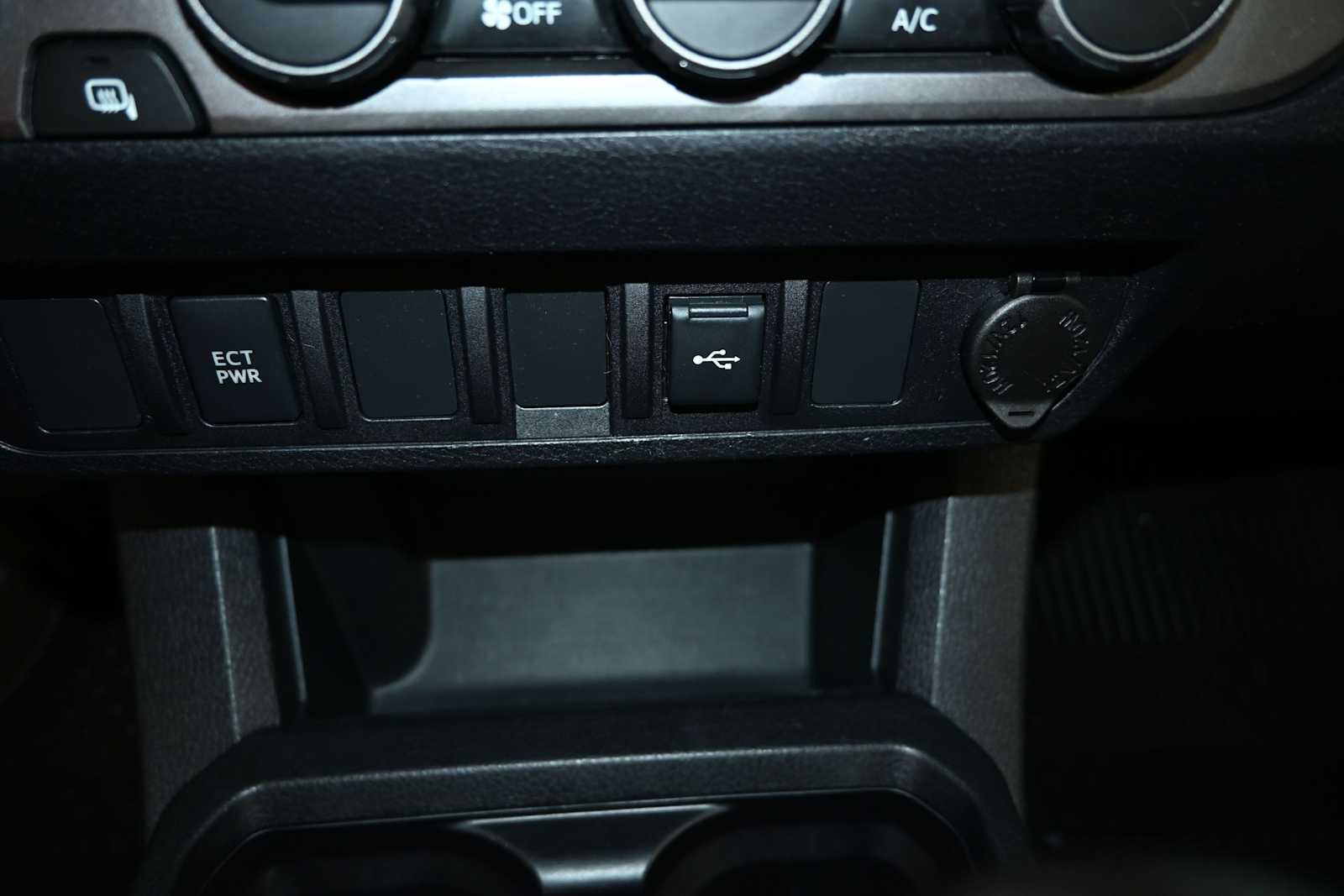 2022 Toyota Tacoma SR V6