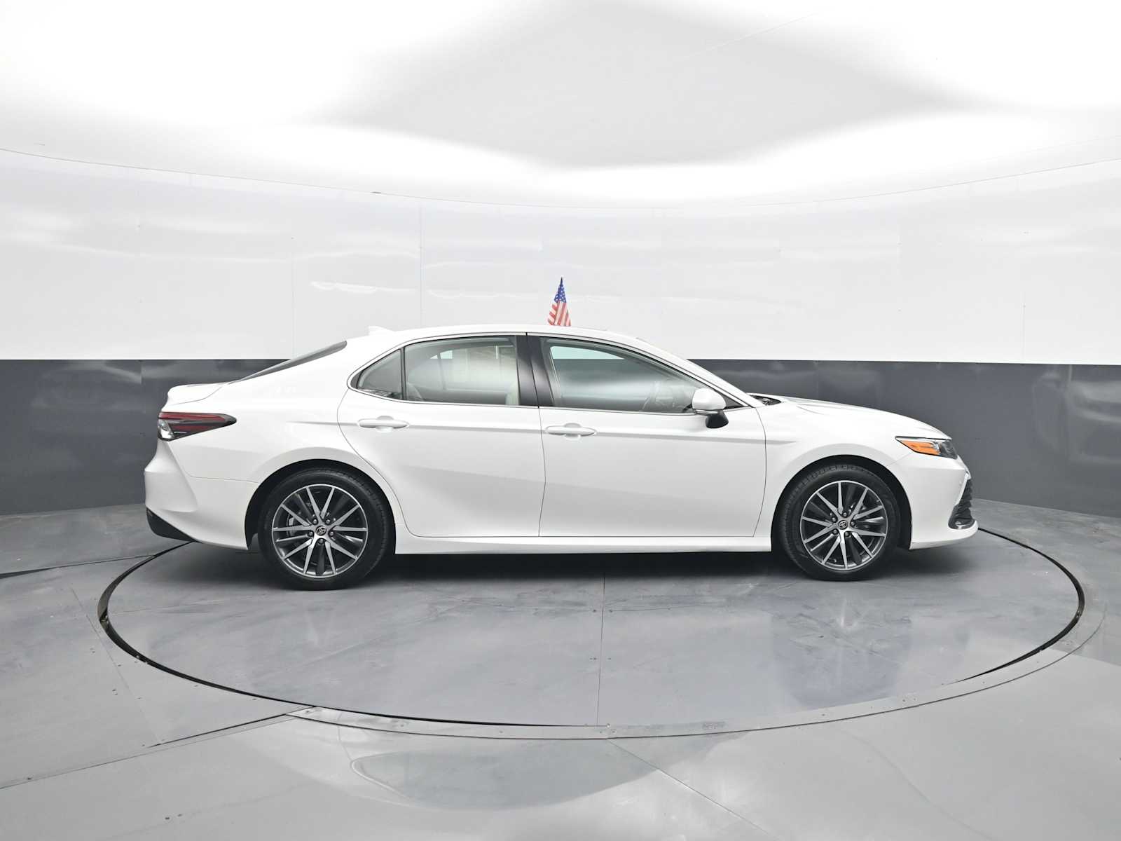 2024 Toyota Camry Hybrid XLE