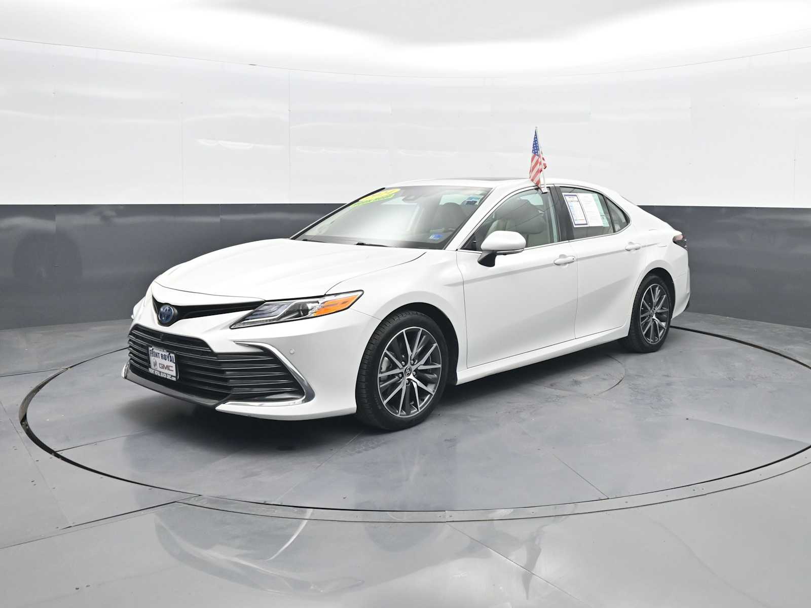 2024 Toyota Camry Hybrid XLE