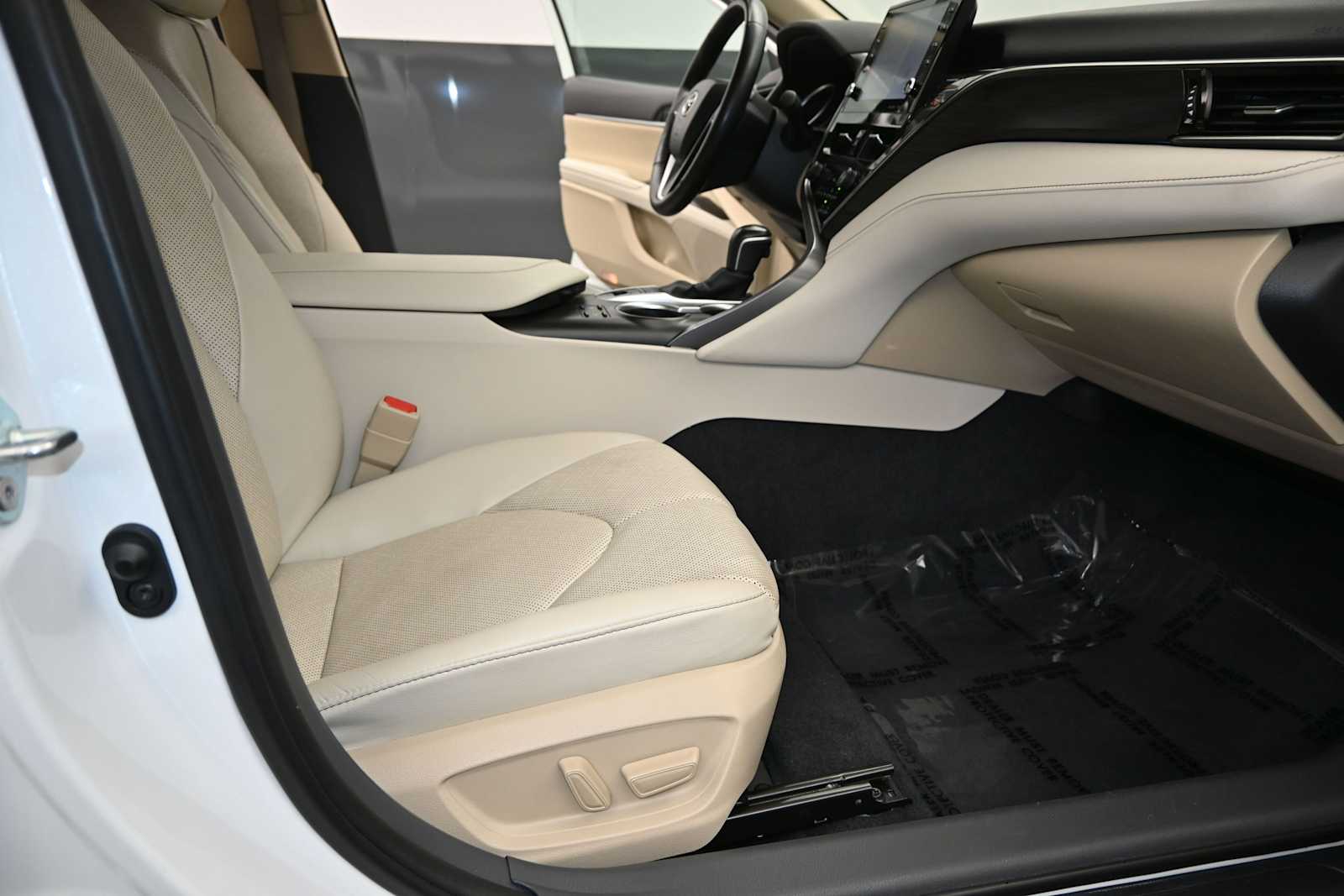 2024 Toyota Camry Hybrid XLE