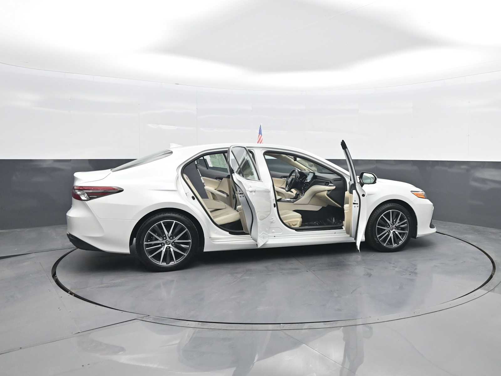 2024 Toyota Camry Hybrid XLE