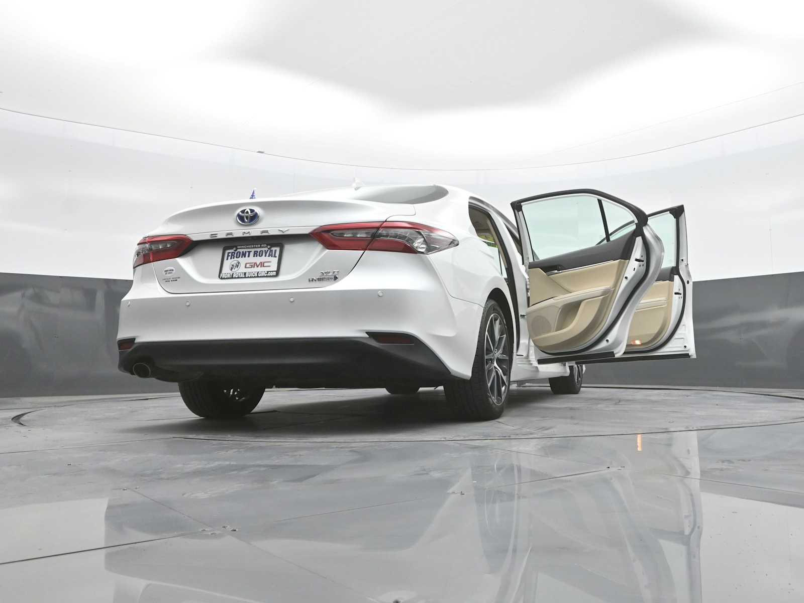 2024 Toyota Camry Hybrid XLE