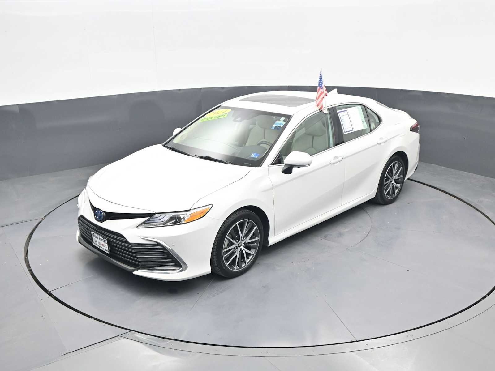 2024 Toyota Camry Hybrid XLE