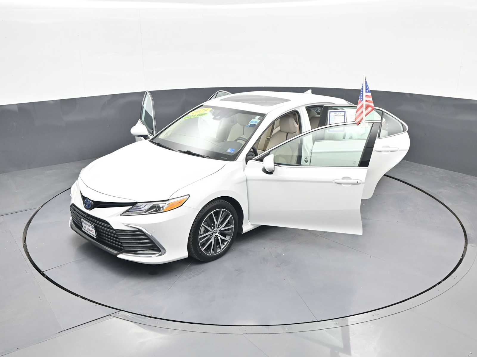 2024 Toyota Camry Hybrid XLE