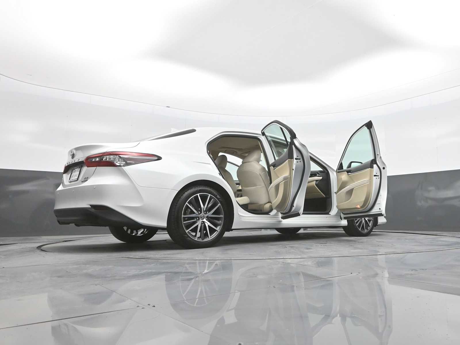 2024 Toyota Camry Hybrid XLE
