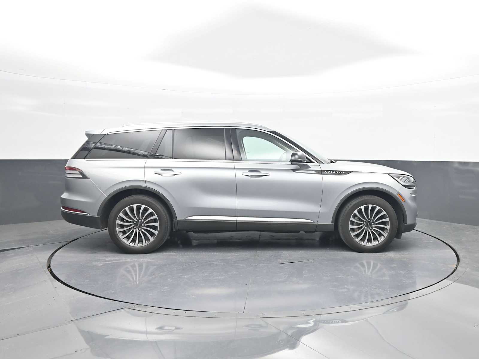 2023 Lincoln Aviator Standard