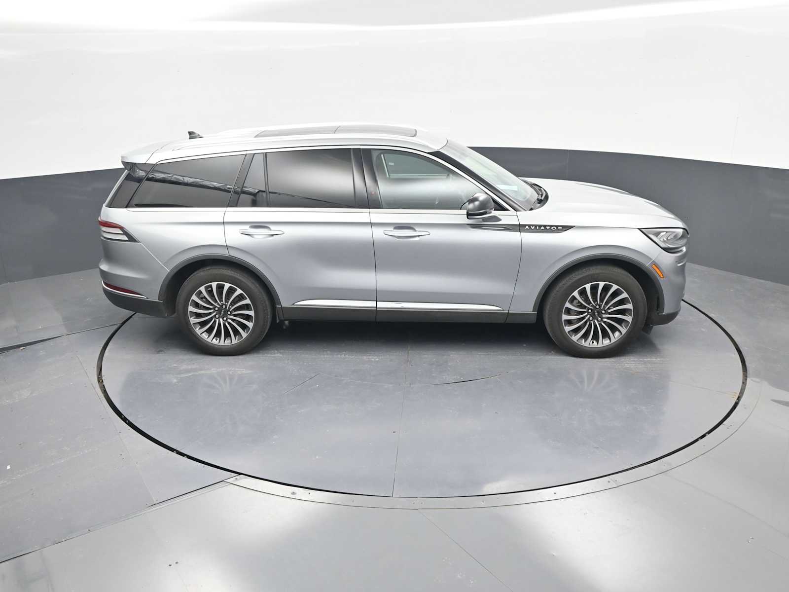 2023 Lincoln Aviator Standard