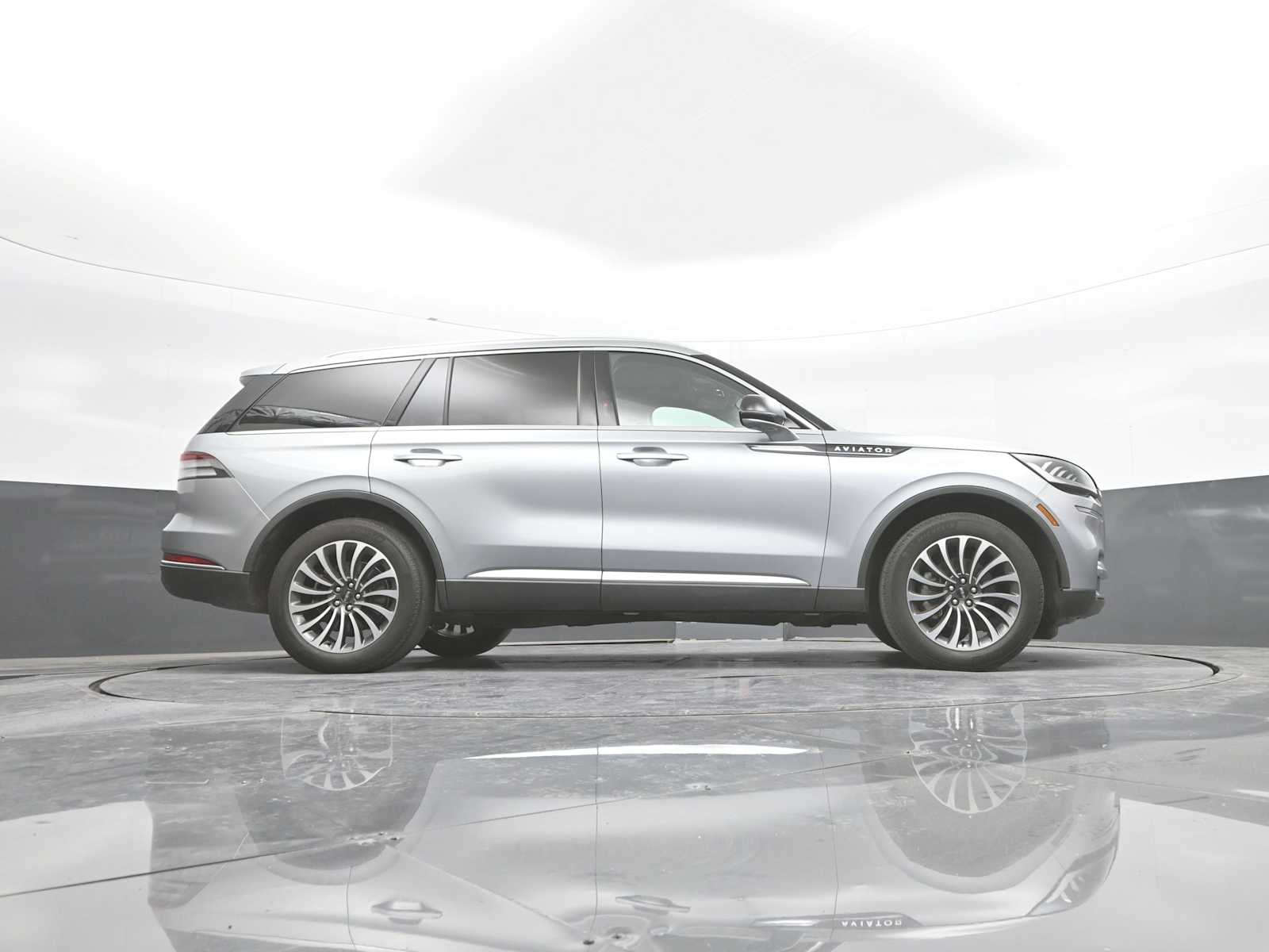 2023 Lincoln Aviator Standard