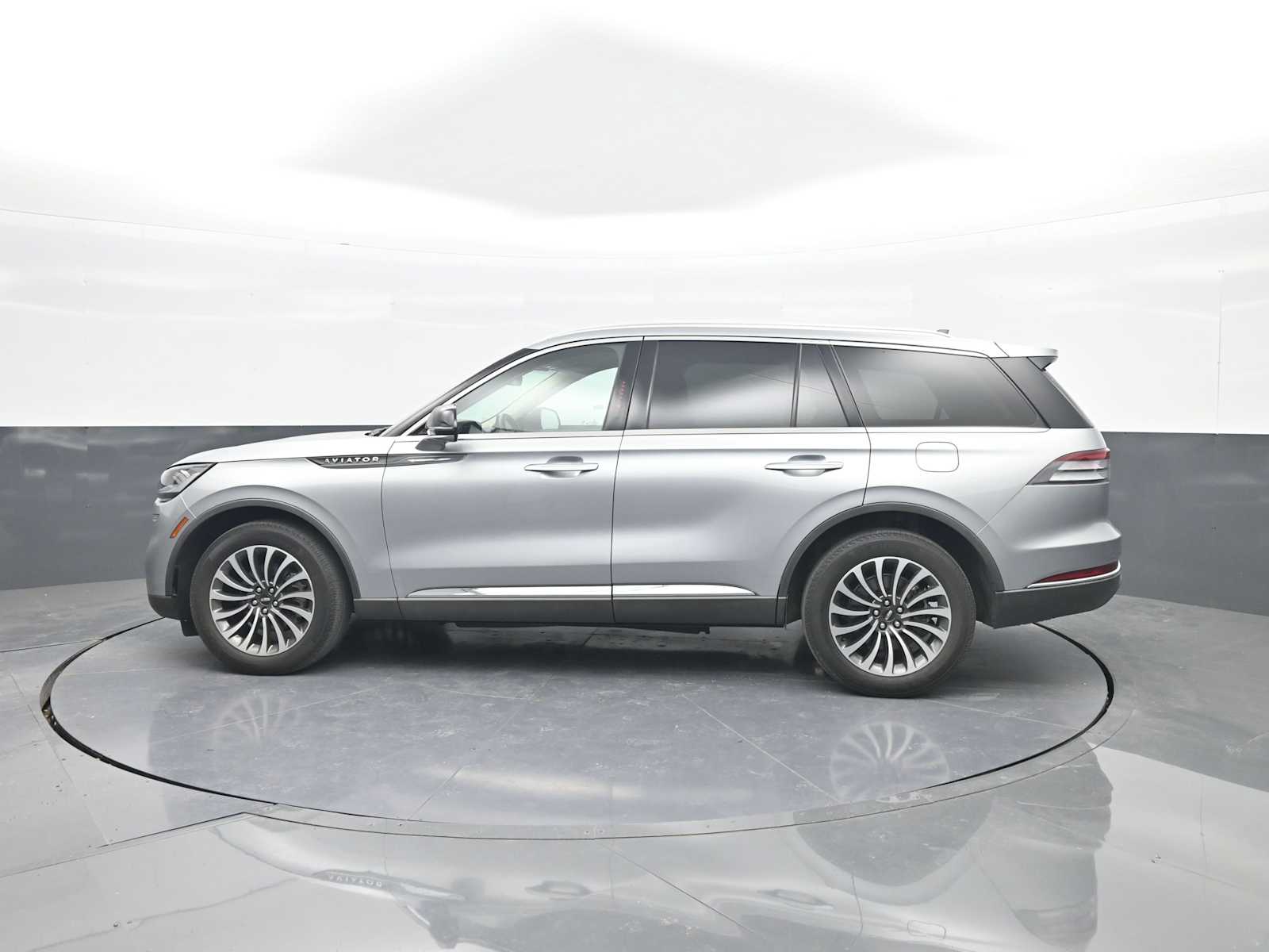2023 Lincoln Aviator Standard