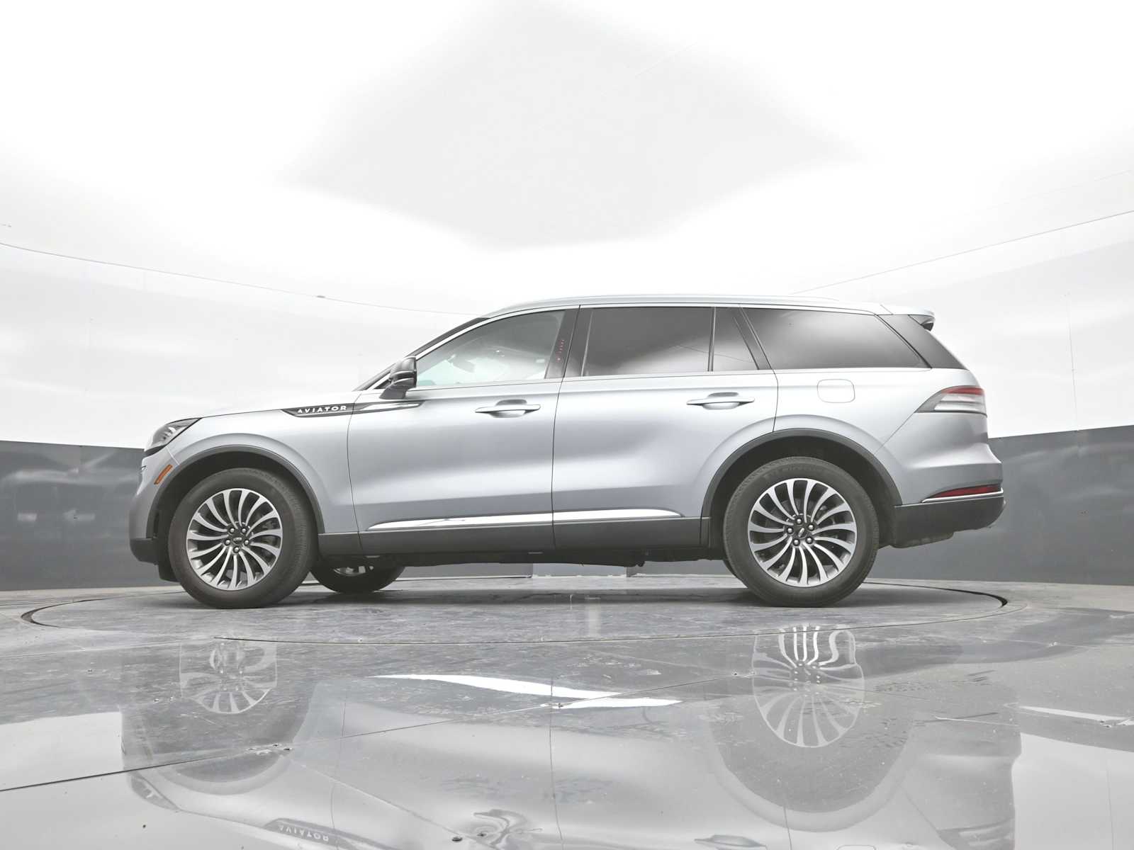 2023 Lincoln Aviator Standard