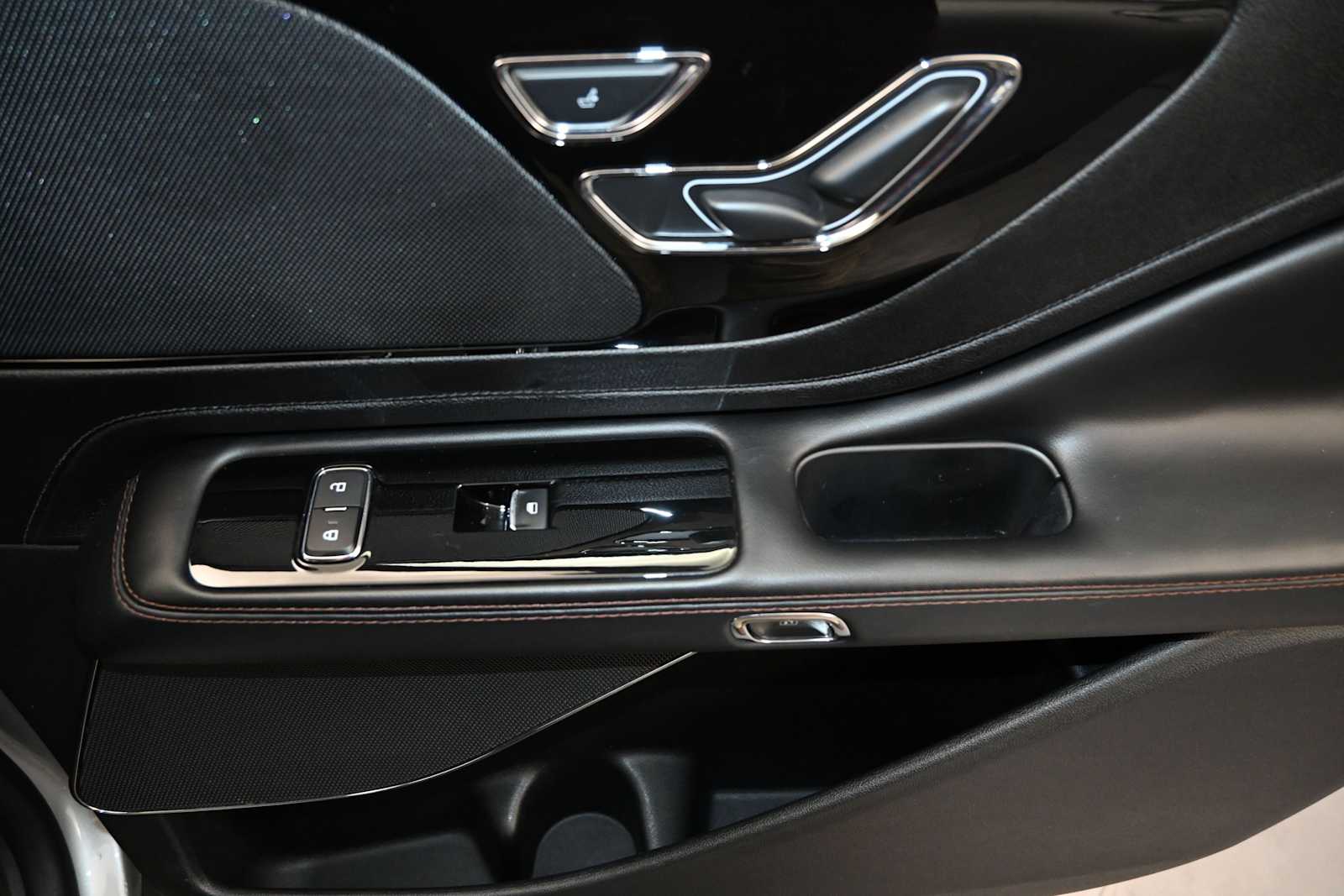 2023 Lincoln Aviator Standard