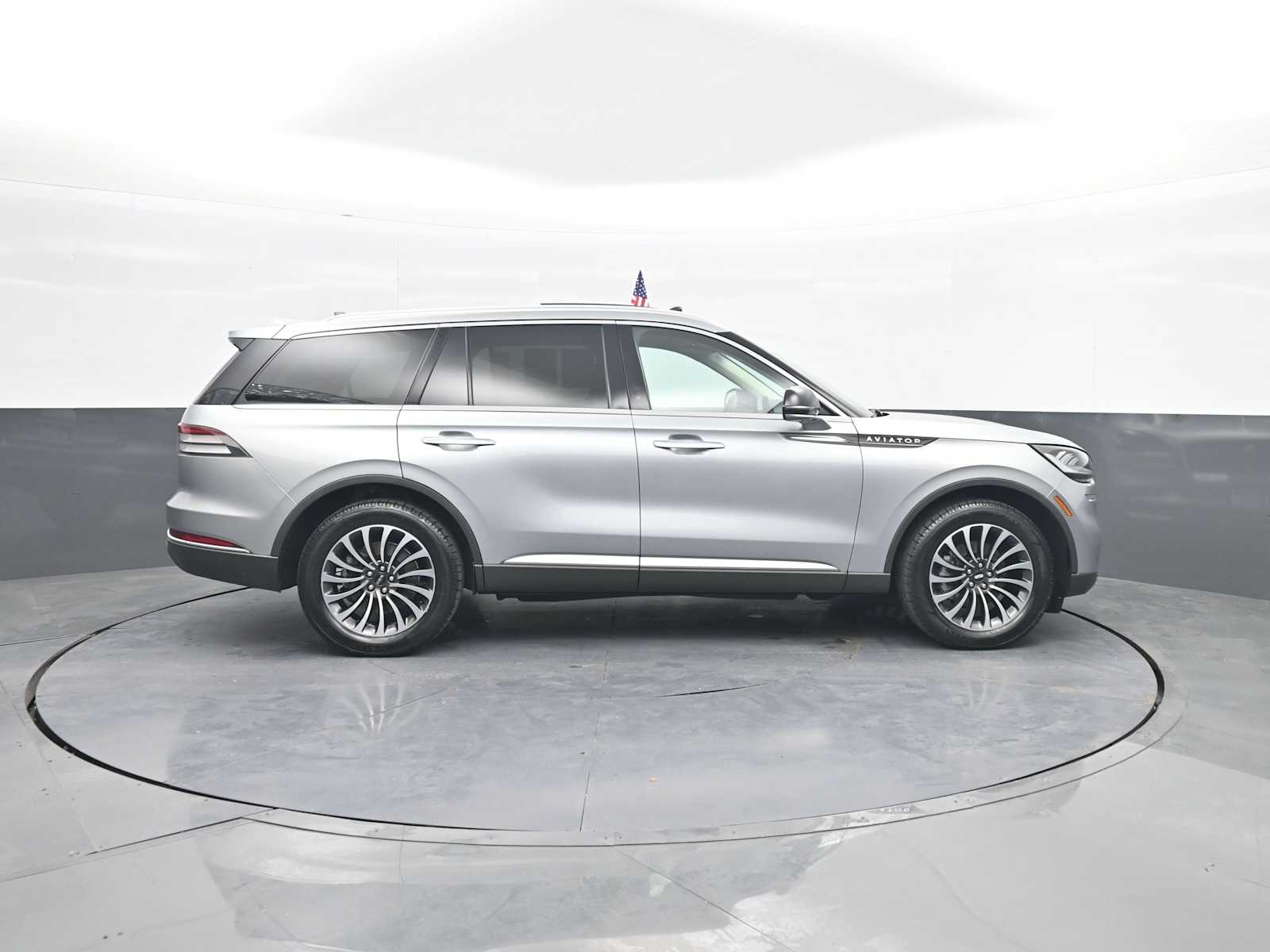 2023 Lincoln Aviator Standard