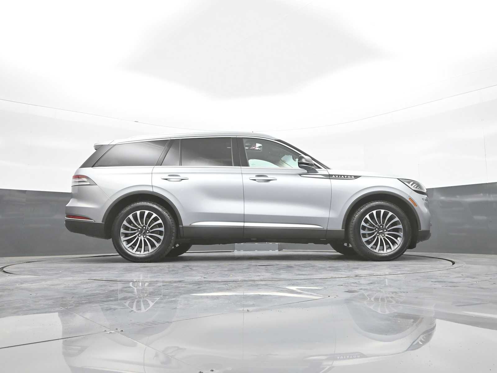 2023 Lincoln Aviator Standard