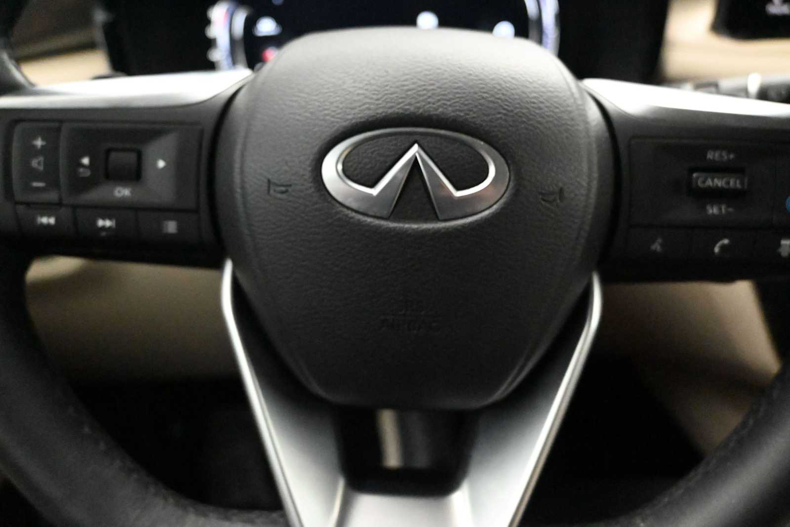 2023 INFINITI QX60 LUXE AWD