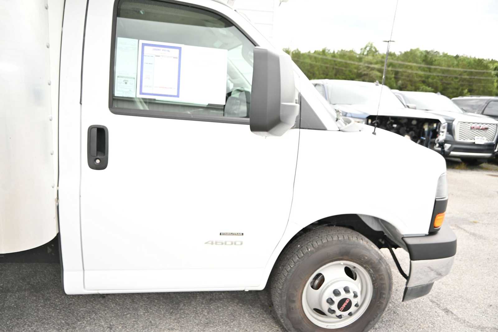 2024 GMC Savana Cutaway 4500 Van