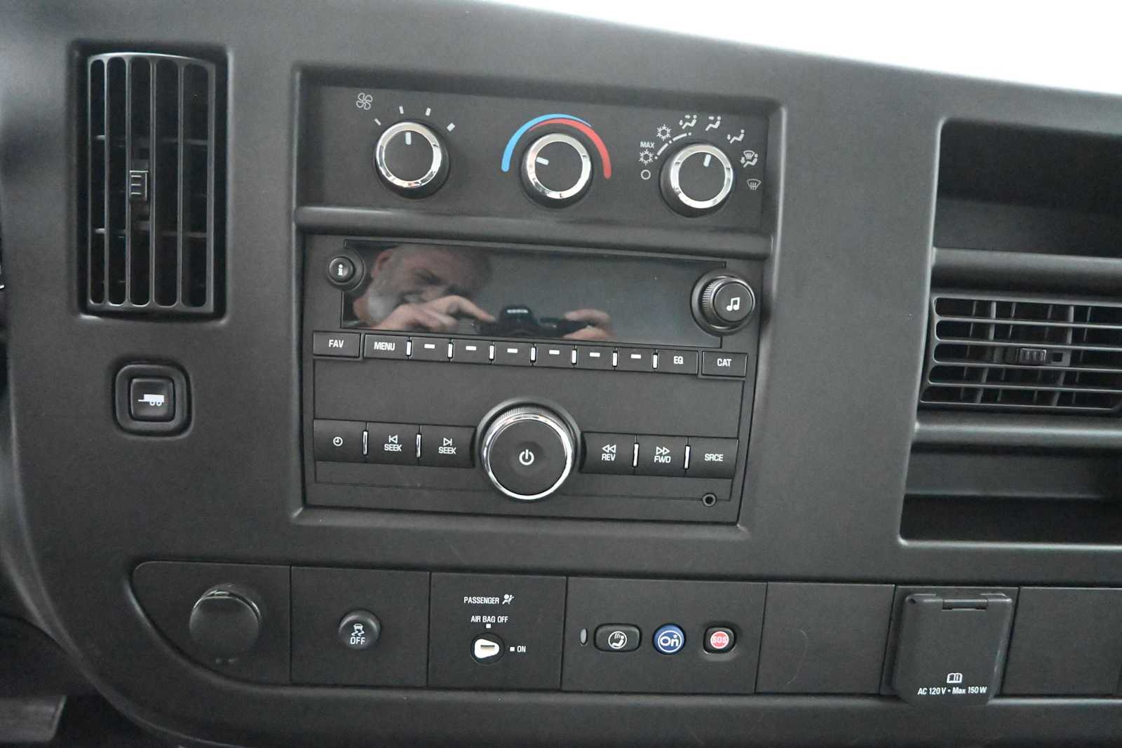 2024 GMC Savana Cutaway 4500 Van