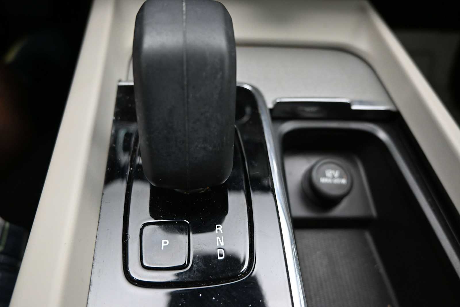 2024 Volvo S60 B5 Plus Dark Theme