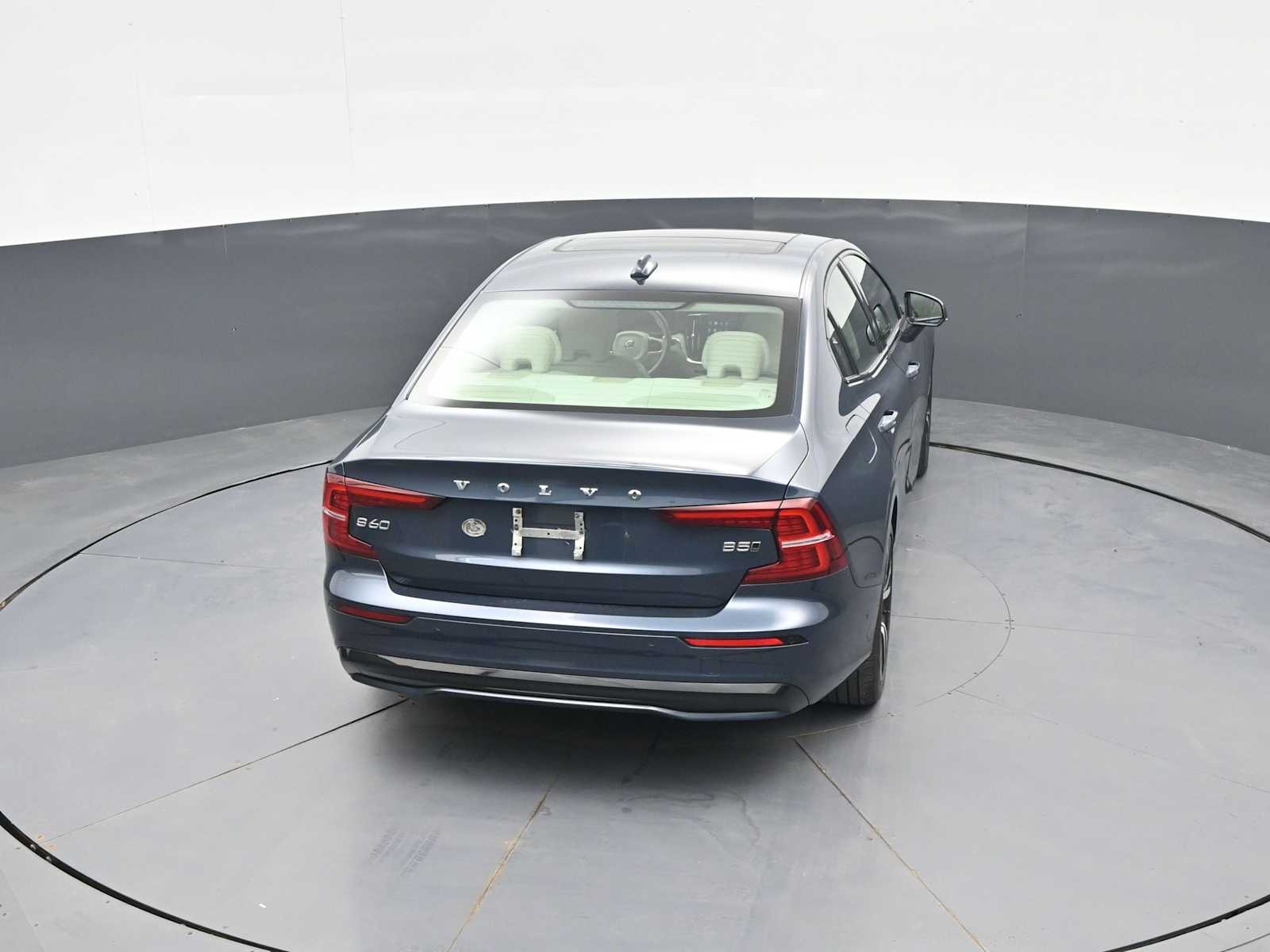 2024 Volvo S60 B5 Plus Dark Theme