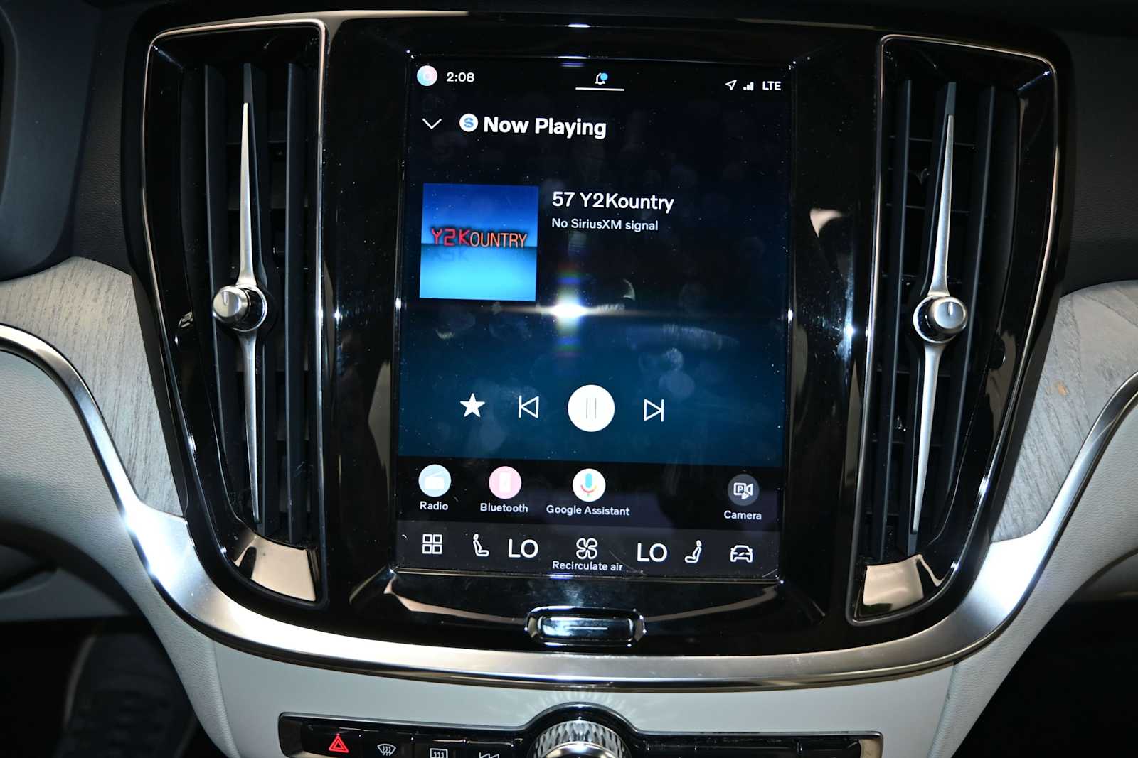 2024 Volvo S60 B5 Plus Dark Theme