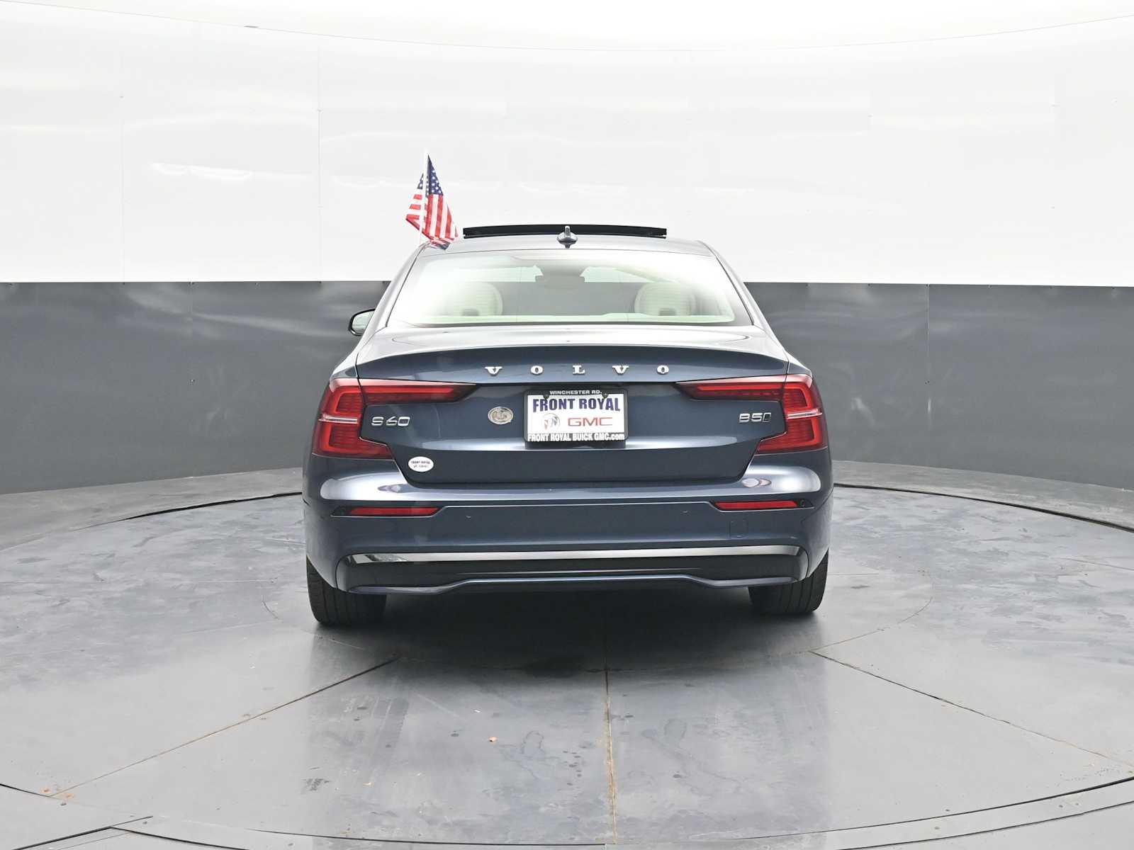 2024 Volvo S60 B5 Plus Dark Theme