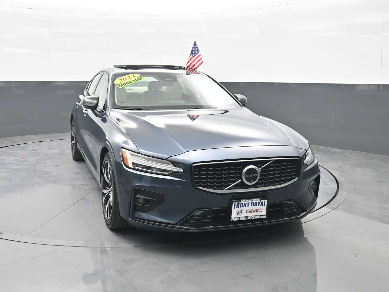 2024 Volvo S60 B5 Plus Dark Theme