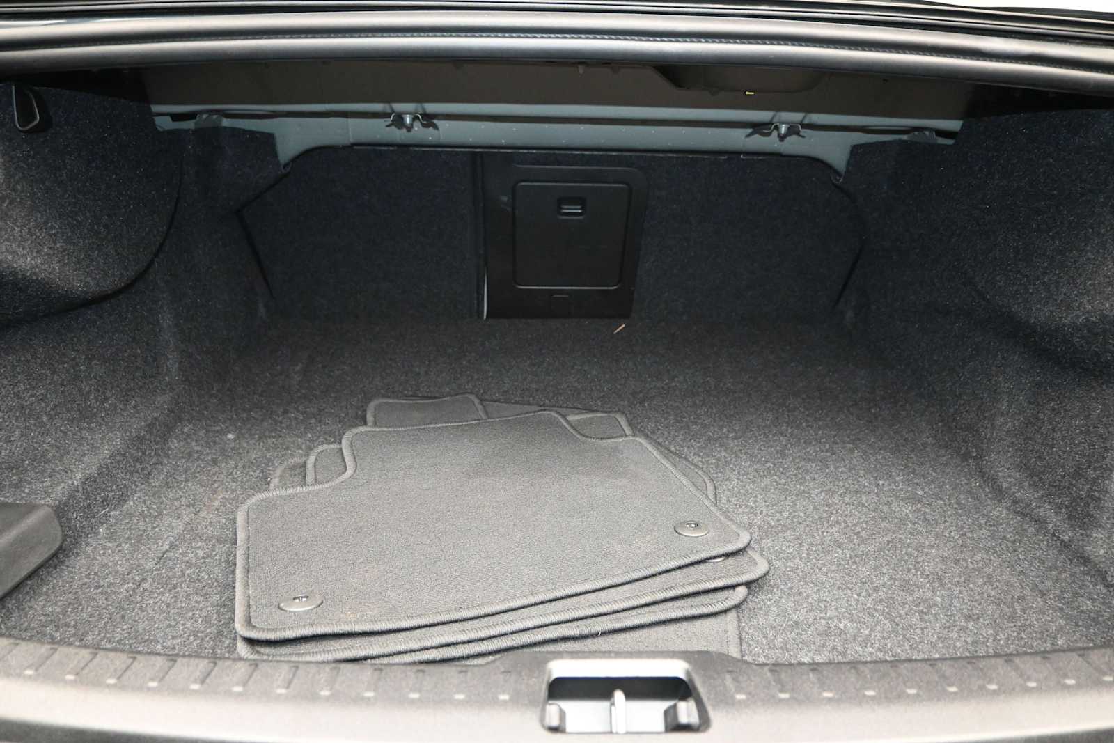 2024 Volvo S60 B5 Plus Dark Theme