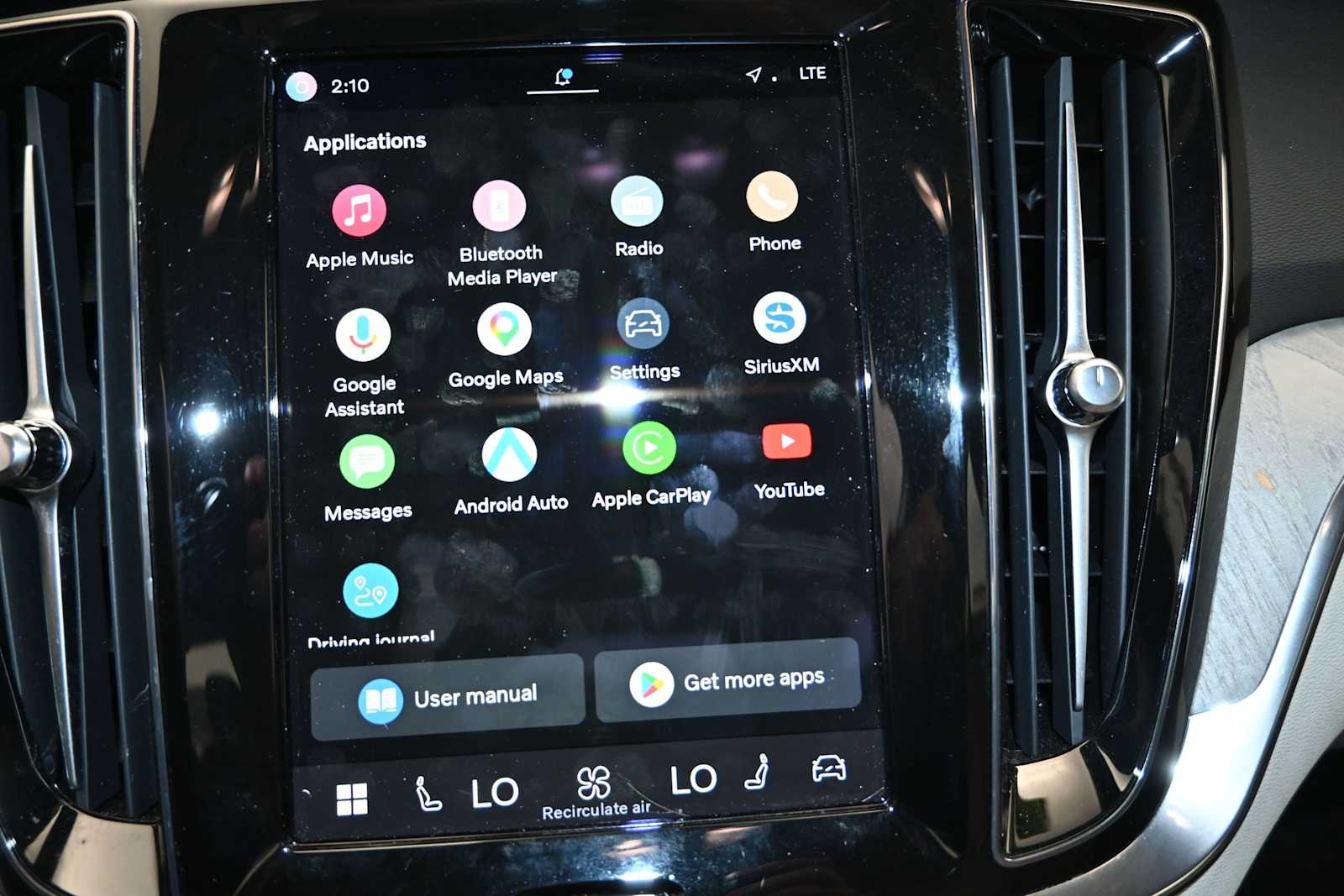 2024 Volvo S60 B5 Plus Dark Theme