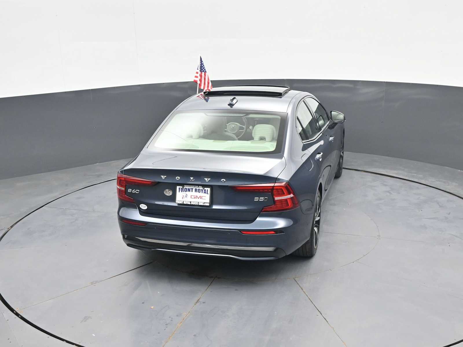 2024 Volvo S60 B5 Plus Dark Theme